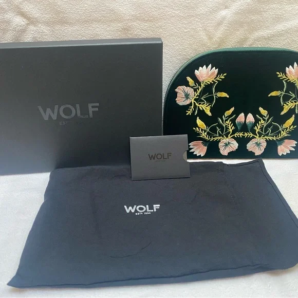 Wolf Zoe Embroidered Floral Velvet Travel Jewelry Case - Picture 3 of 8
